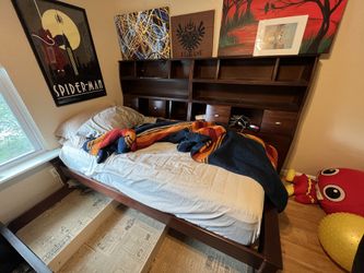 Rooms To Go Kids Twin bedroom set
