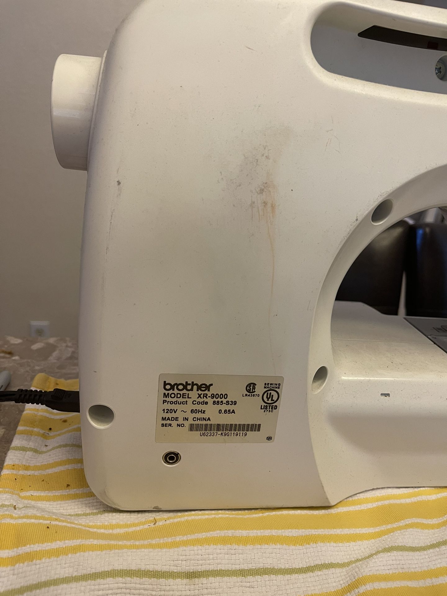 Brother XR-9000 Sewing Machine 