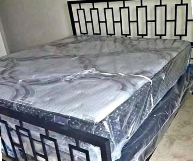 (NEW)MATTRESS BLOWOUT! Brand new mattress sets. Kings, Queens, Fulls