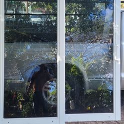 # Puerta Corrediza Alto Impacto 72 X80