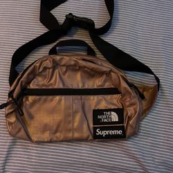 North face X Supreme Fannypack/crossbody  