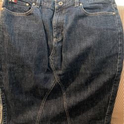 Tommy Hilfiger  Skirt Size 6