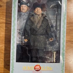 Neca Home Alone Harry Lime  Action Figure 