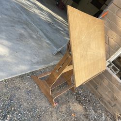 Free Drafters / Art Table