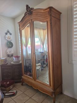 Armoire cabinet