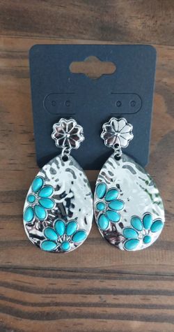 Turquoise Silver Tone Hammered Dangle Tear Drop Boho Southwest Earrings Floral