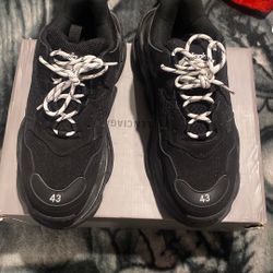 Triple S 