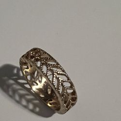 Beautiful Filagree Band Ring.