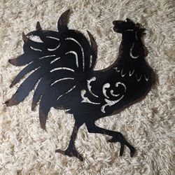 Beautiful Vintage Metal Rooster