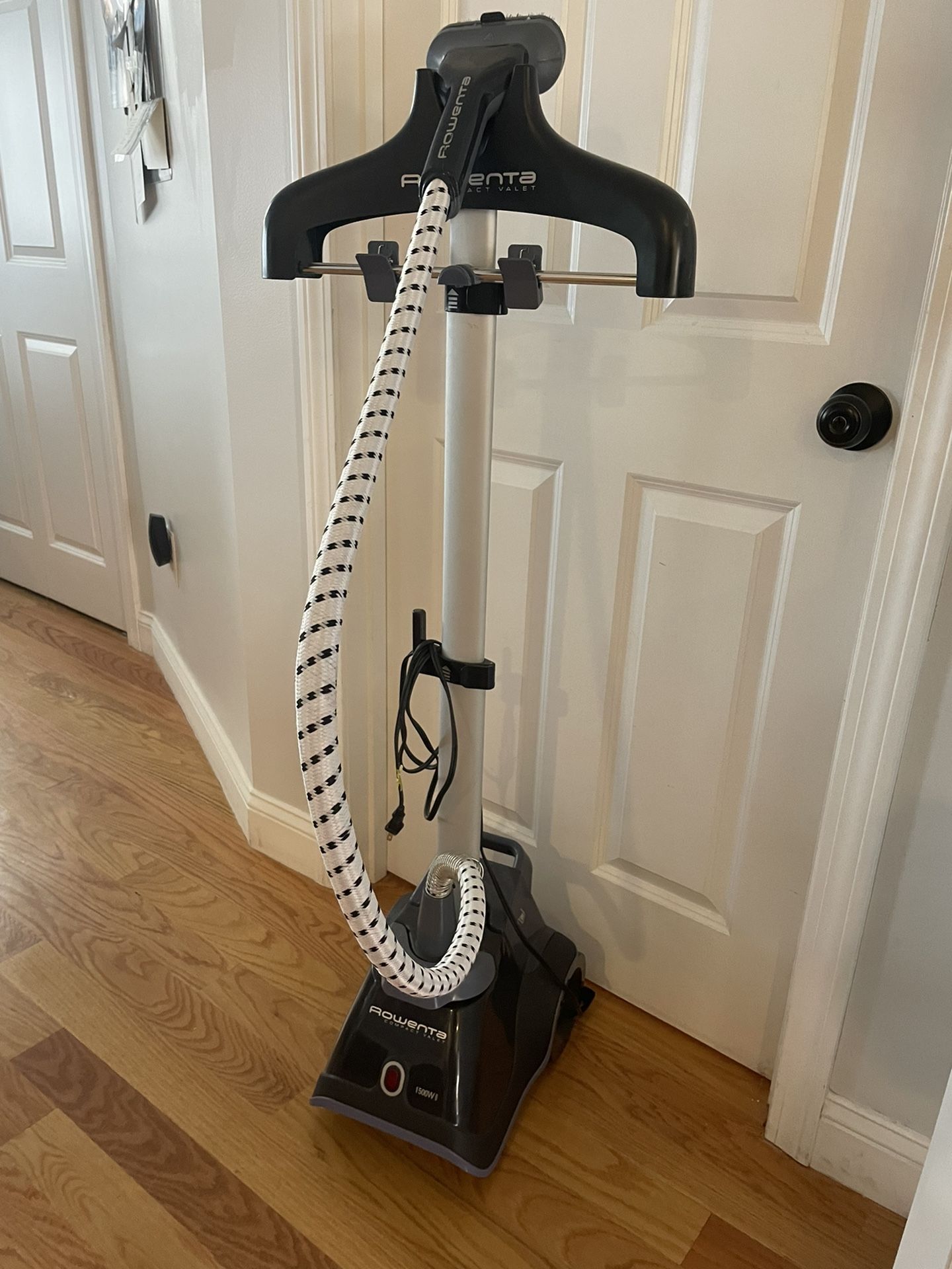 Rowenta Standing Garment Steamer