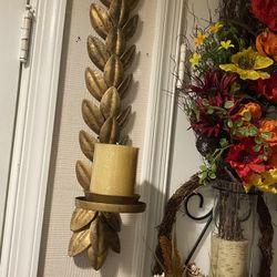 28” Tall Gold Color Havertys Leaf Wall Scone