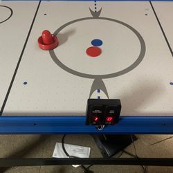 Air hockey table