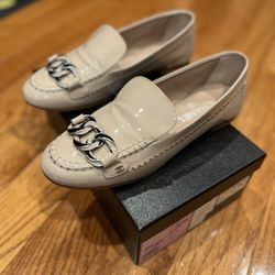 CC Chanel Beige Nude Moccasins shoes size 9.5 39.5