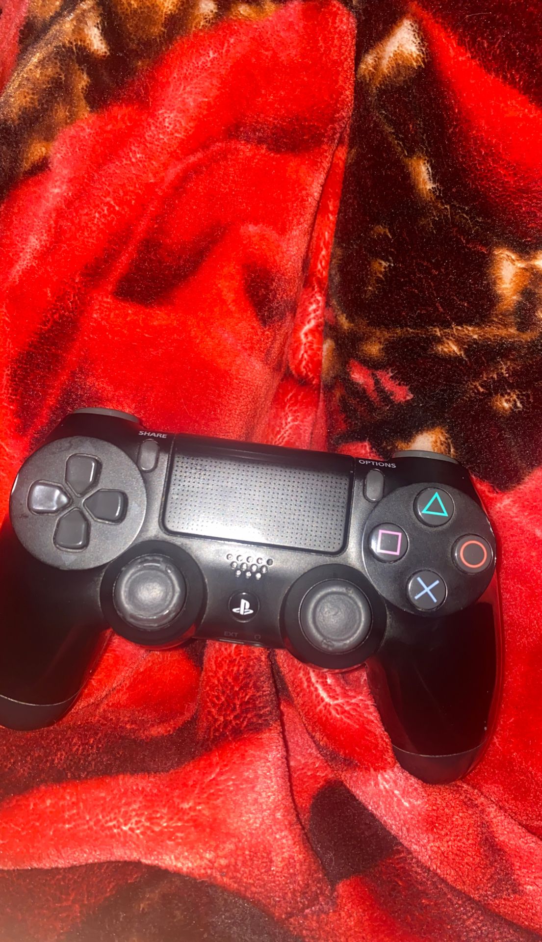 PS4 controller