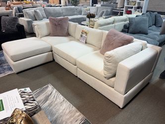 Modular sectional!! πβοΈπ₯ Easy financing.
