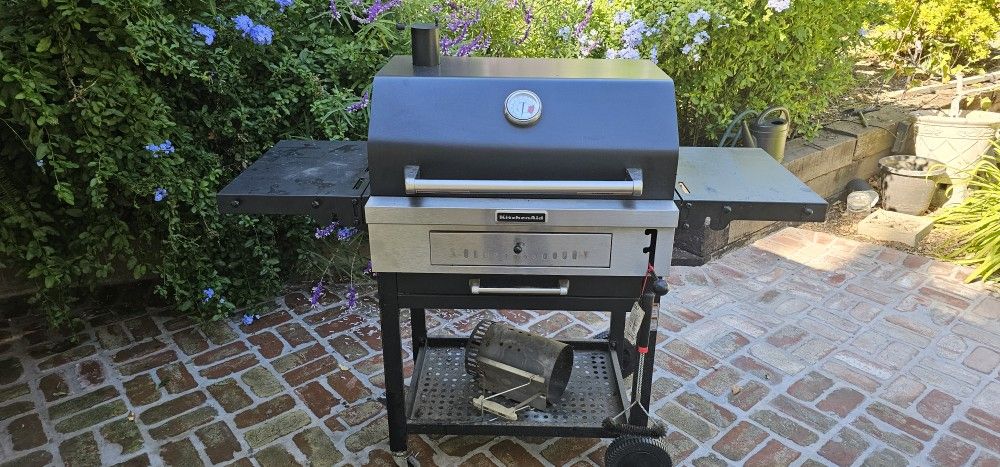 BBQ Charcoal Grill