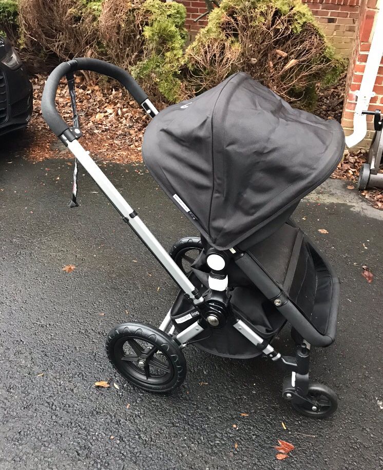 BUGABOO STROLLER - BLACK IN EXCELLENT CONDITION