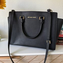 Michael Kors Large Selma- Black