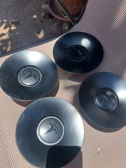 Tesla Model Y OEM canter caps
