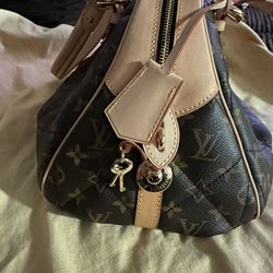 Lv Woman Bag . Original . New . No Box .