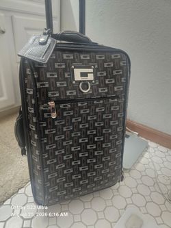 Carry on luggage GUESS