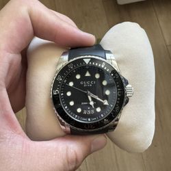 GUCCI Dive 45MM Quartz S-Steel Black Rubber Men's Watch