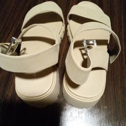 Beige 9.5 Women's Extra Wide 