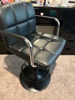 Vanity chair