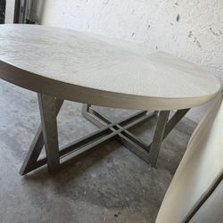 Oval Cocktail Table 