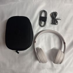 Beats Solo 4 Cloud Pink Wireless Bluetooth Headphones Good Condition