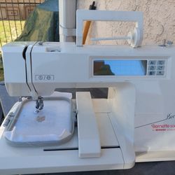 Bernina Bernette Deco 500 Computerised Embroided Machine= $175