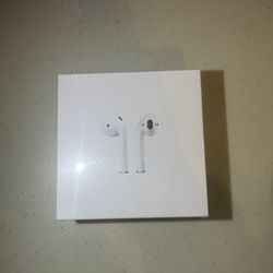 Apple AirPods Generation 2 White Charging Case.