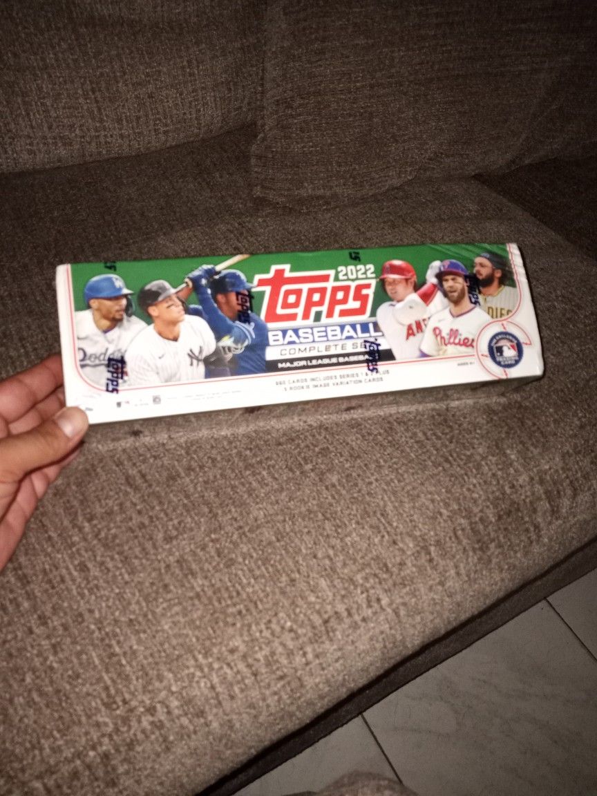 Topps Complete Baseball Set Of 660 Cards