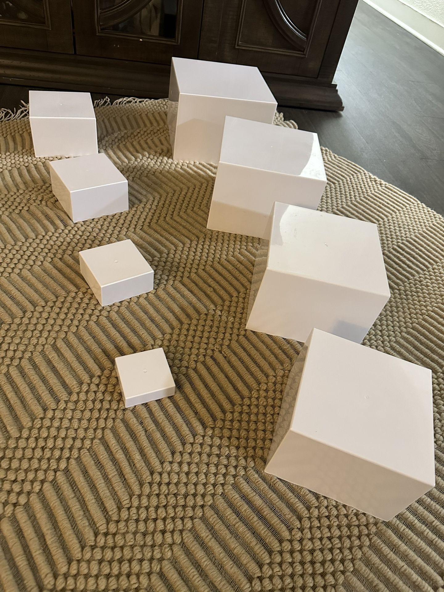 Soportes de exhibición de servicio de alimentos, elevador de plástico de 5 lados con parte inferior hueca, perfecto para fiestas, brunch, buffet o exh