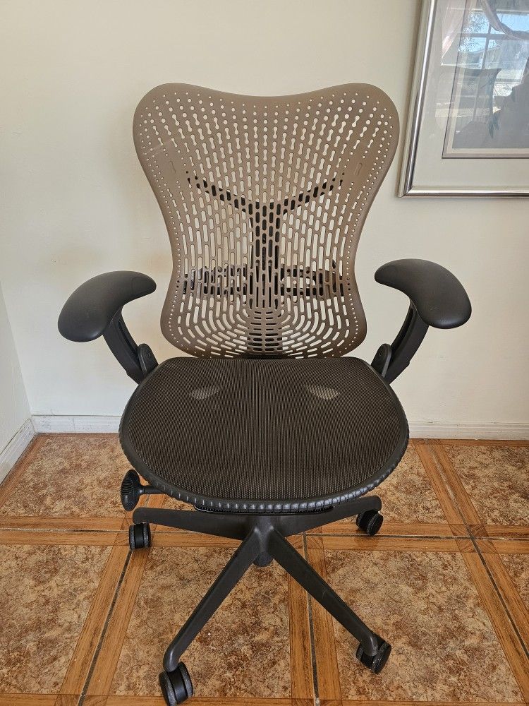 Herman Miller Mirra Chair
