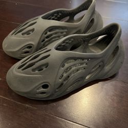 Yeezy Foam Runner Sz 10
