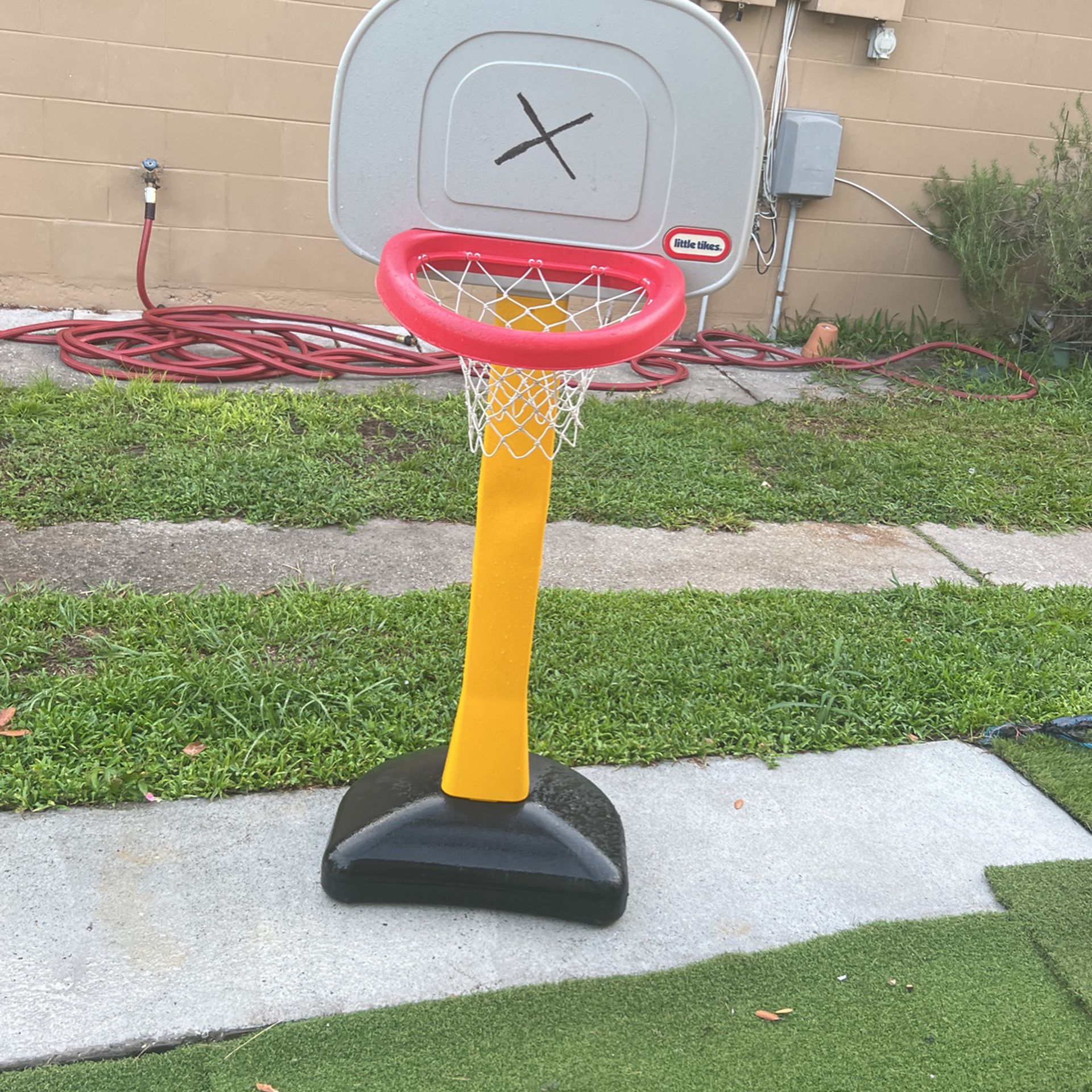 Basketball Hoop For Kids (Little Tikes)