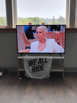 Vizio 43 " HD 1080pi wifi flat screen tv