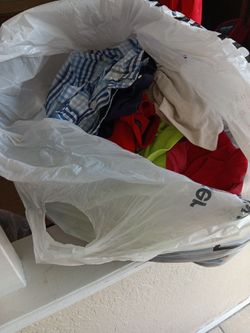 Bag of kids shirts size 6/7!