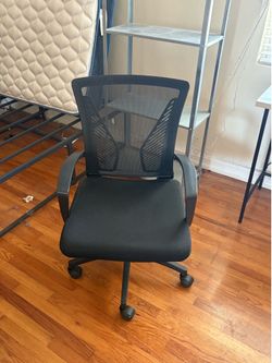 Mesh office chair