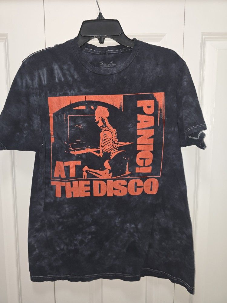 Medium Men's/Women's black and orange tie dye Panic! At The Disco t-shirt