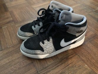 Jordan 1’s Size 5.5 Y