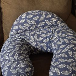 boppy breastfeeding pillow 