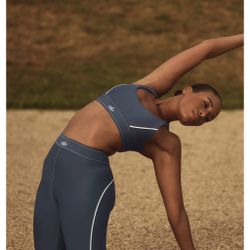 Limited Edition Alo Leggings! Brand New, Never Used! 