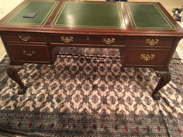 Antique Georgian Style Vintage Mahogany Leather Top Writing Desk Antique Georgian Style Vintage Mahogany Leather Top Writing Desk Table