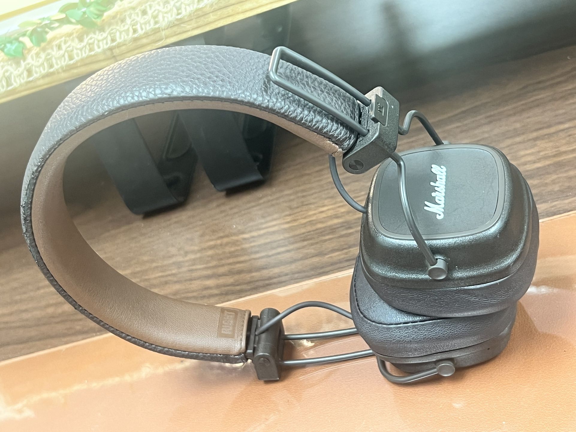 Marshall Bluetooth Headphones