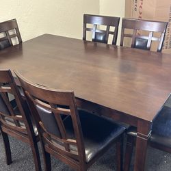 Dining Table And 6 Chairs 
