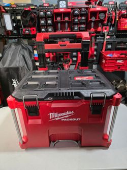 Milwaukee Packout 22" Rolling Modular Tool Box with Low Profile Handle Model #48-22-8427