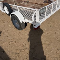 Trailer9 Long X7 Wide  With Aluminum Toolbox 30x72 