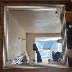 Spectacular Vanity Mirror with Lights